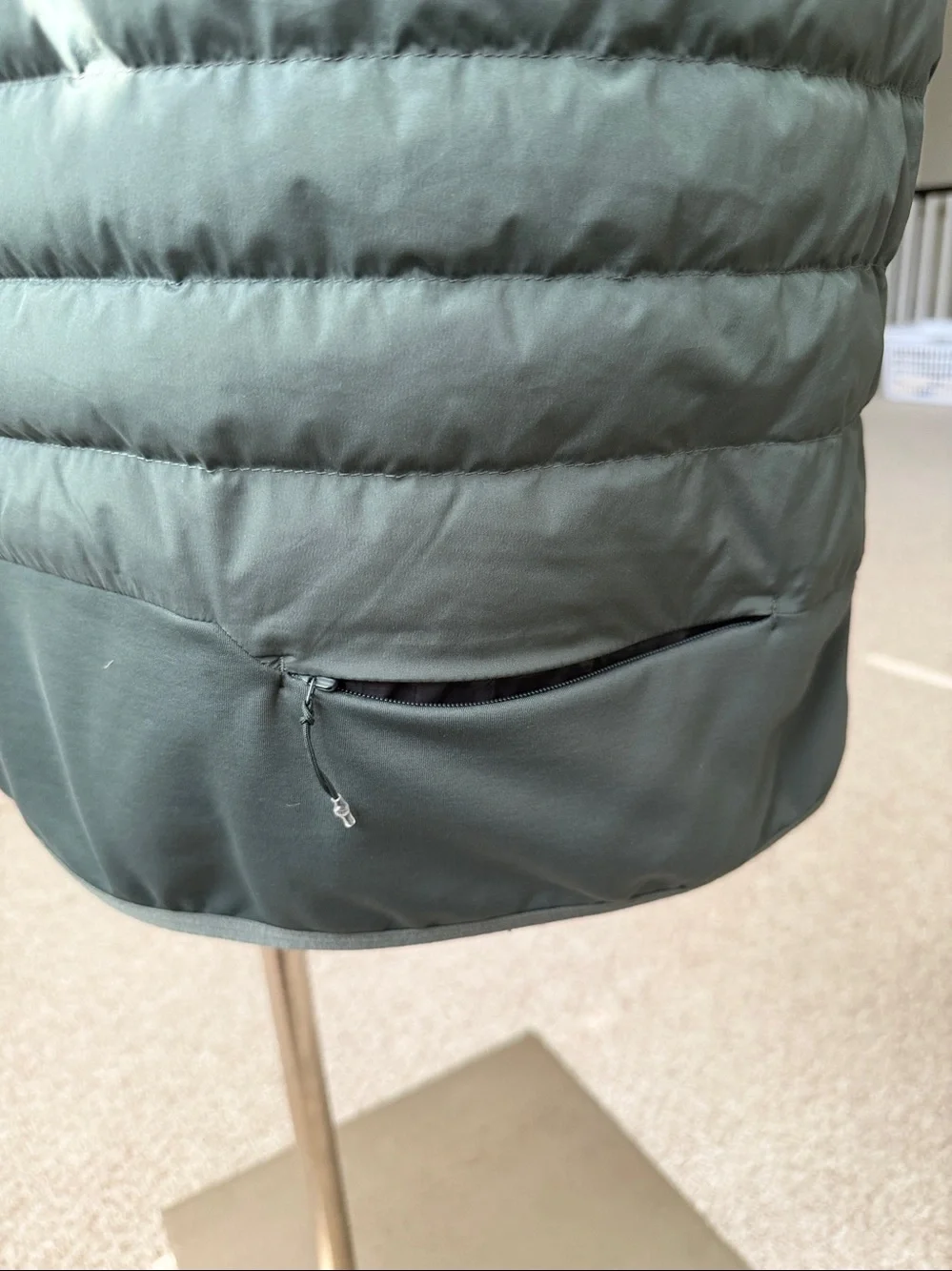 Lululemon insulated loft vest, green, Large, EUC
